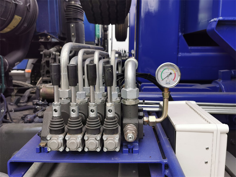 HOWO hook lift garbage truck Hydraulic Valve