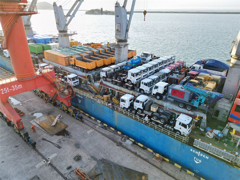 howo tractor truck supplier