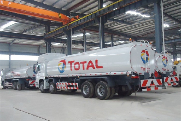 Howo fuel tanker trucks for TOTAL Company