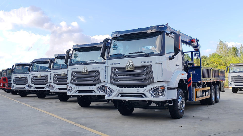 Vijf HOWO-vrachtwagenkranen geleverd aan Angola.