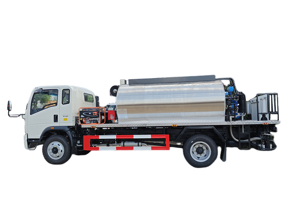 Sinotruk Howo 5CBM Asphalt Distribution Truck 