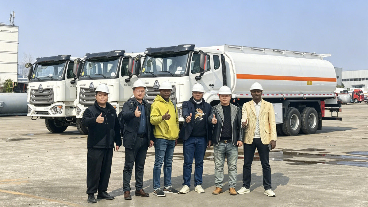 Mauritania customer factory visit and inspect HOWO NX 25000L fuel tanker truck