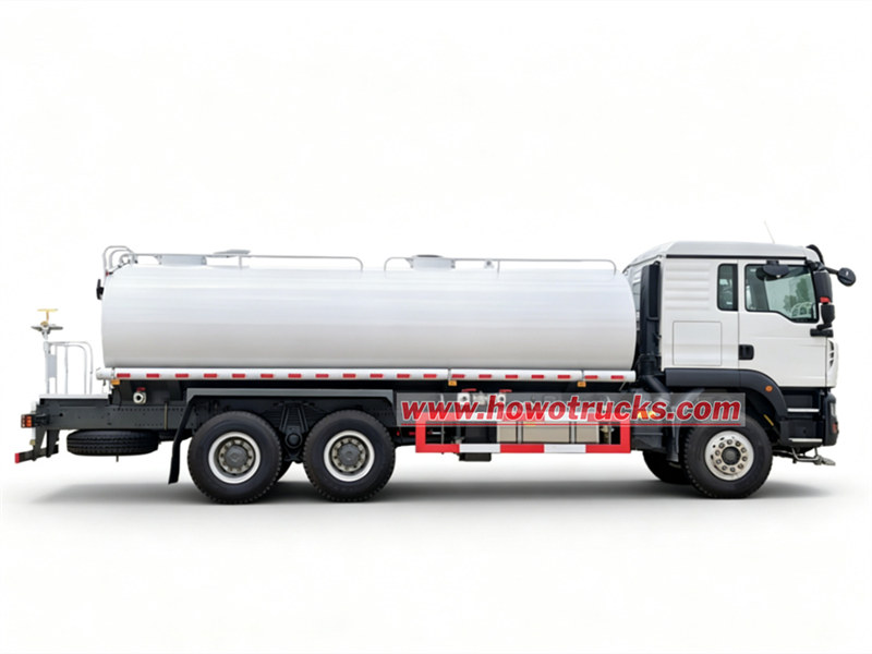 HOWO 6x4 heavy water tank truck HOWO 6x4 heavy water tank truck