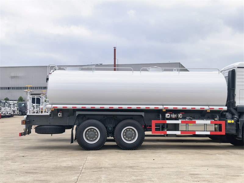 HOWO TX 20000L water tank truck HOWO TX 20000L water tank truck