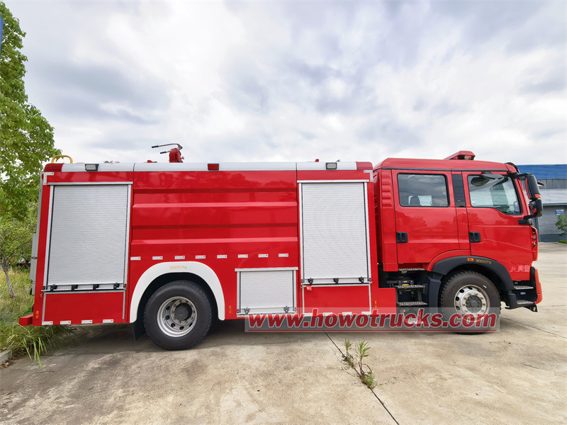 HOWO 4x2 6000 liters water fire rescue truck